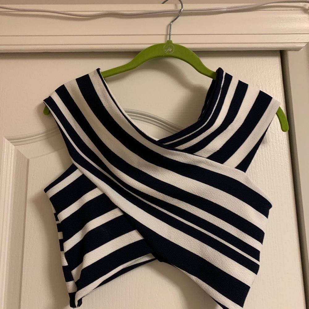 Crop off shoulder top